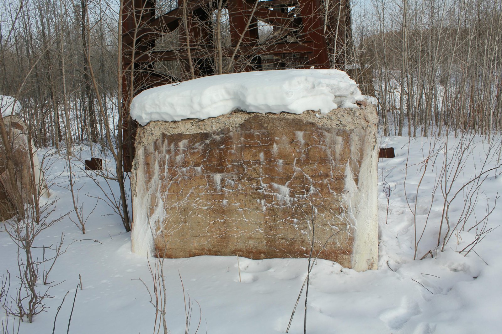 Pedestal for former west approach